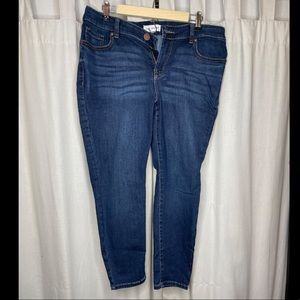 Lane Bryant 16p curvy fit high-rise skinny jeans